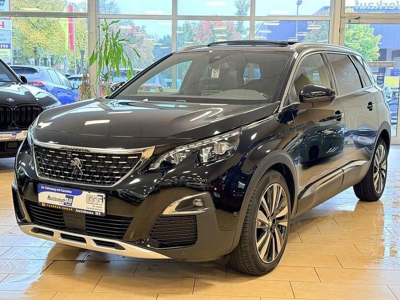 Schwarz lackierung schwarz perla nera/me (metallic) Gebraucht 2020 Peugeot 5008 GT Van / Kleinbus | 24.000 € (Superpreis) - Bild 1/4