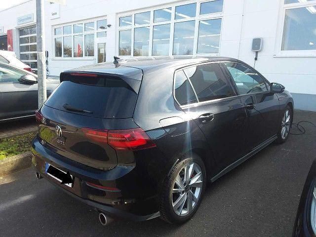 Gebraucht VW Golf VIII GTI 245 PS (180 kW) 2022 Deep black perleffekt (metallic) Limousine