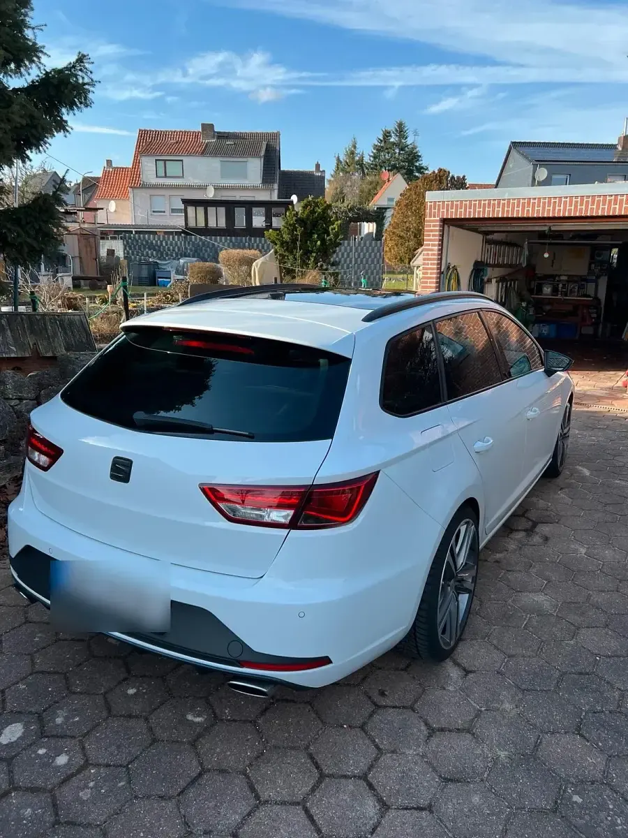 Używany Seat Leon ST CUPRA 290 KM (213 kW) 2016 Biały Kombi