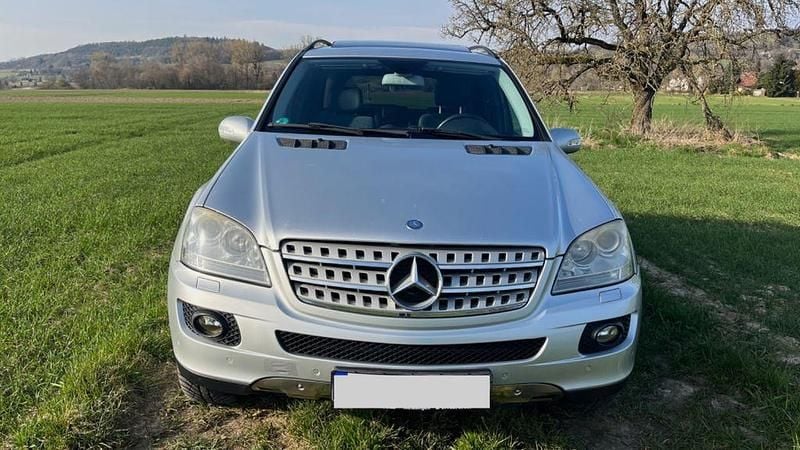 Gebraucht Mercedes ML320 224 PS (164 kW) 2007 Silber SUV