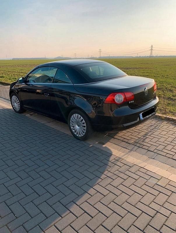 Usata VW Eos 140 CV (102 kW) 2011 Nero Cabrio