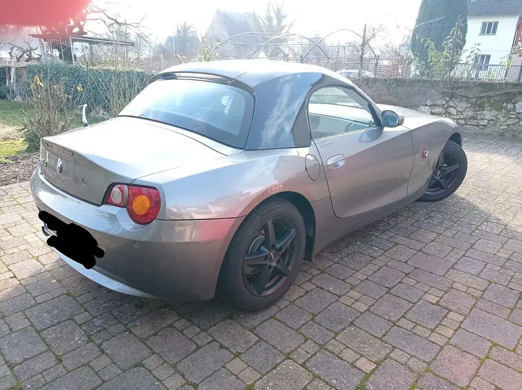 Gebraucht BMW Z4 Sport Line 150 PS (110 kW) 2005 Grau Cabrio