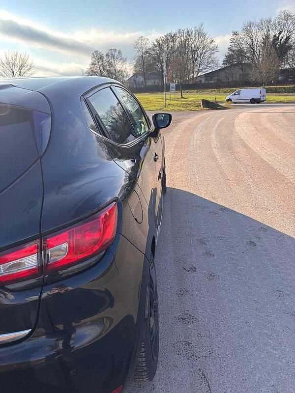 Gebraucht Renault Clio IV Initiale Paris 120 PS (88 kW) 2015 Schwarz Kleinwagen