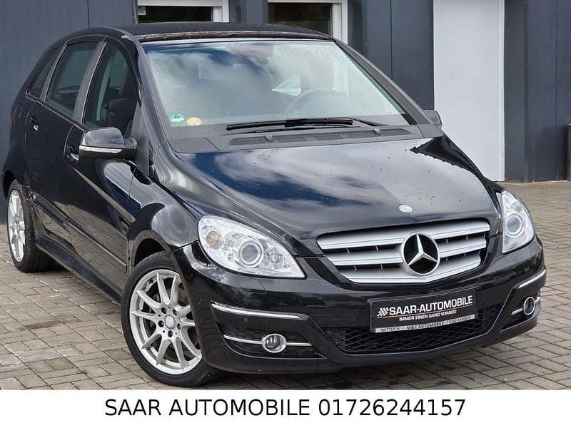 Schwarz Gebraucht 2011 Mercedes B180 Van / Kleinbus | 2.999 € (Fairer Preis) - Bild 1/4