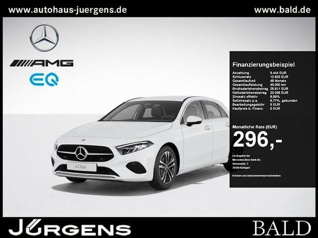 Weiss unilack polarweiss Gebraucht 2023 Mercedes A200 Progressive Limousine | 30.390 € (Fairer Preis) - Bild 1/2