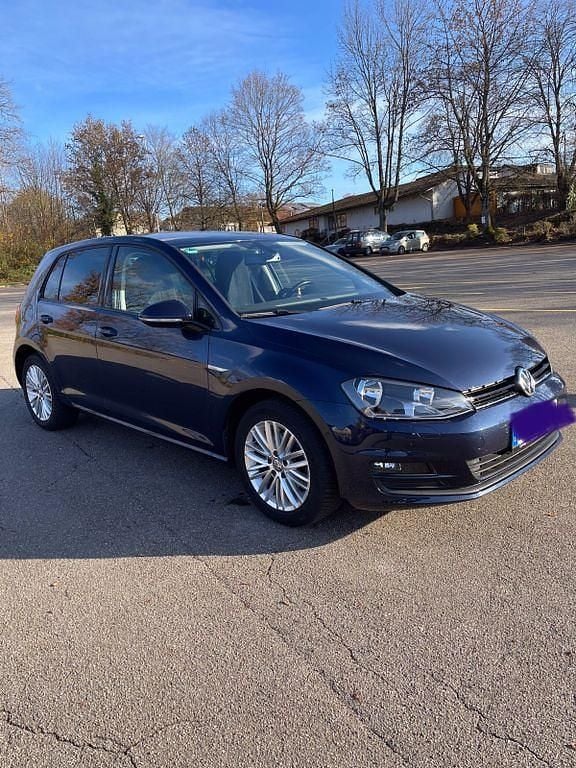 Blau Gebraucht 2015 VW Golf VII Cup Limousine | 11.900 € (Guter Preis) - Bild 1/4