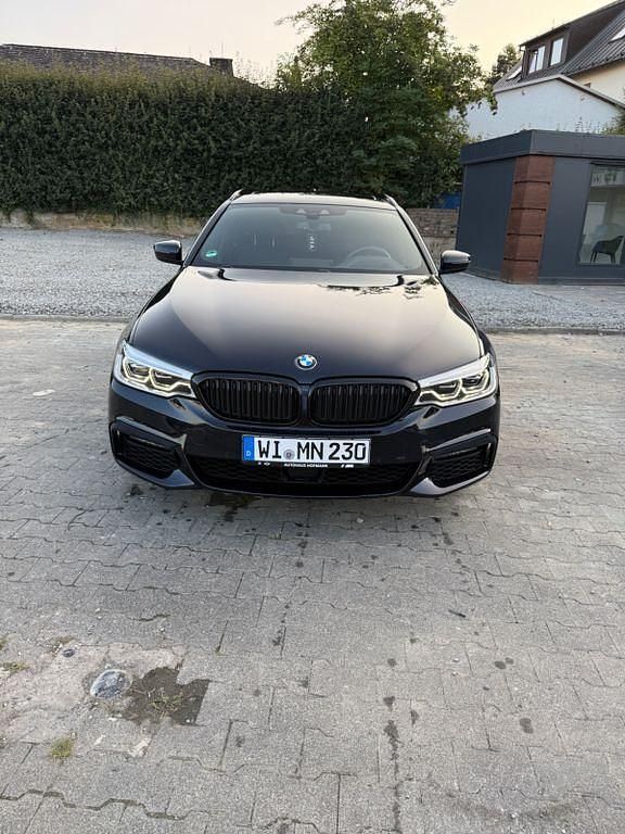 Schwarz Gebraucht 2019 BMW 540 M Sport Kombi | 34.500 € (Fairer Preis) - Bild 1/4