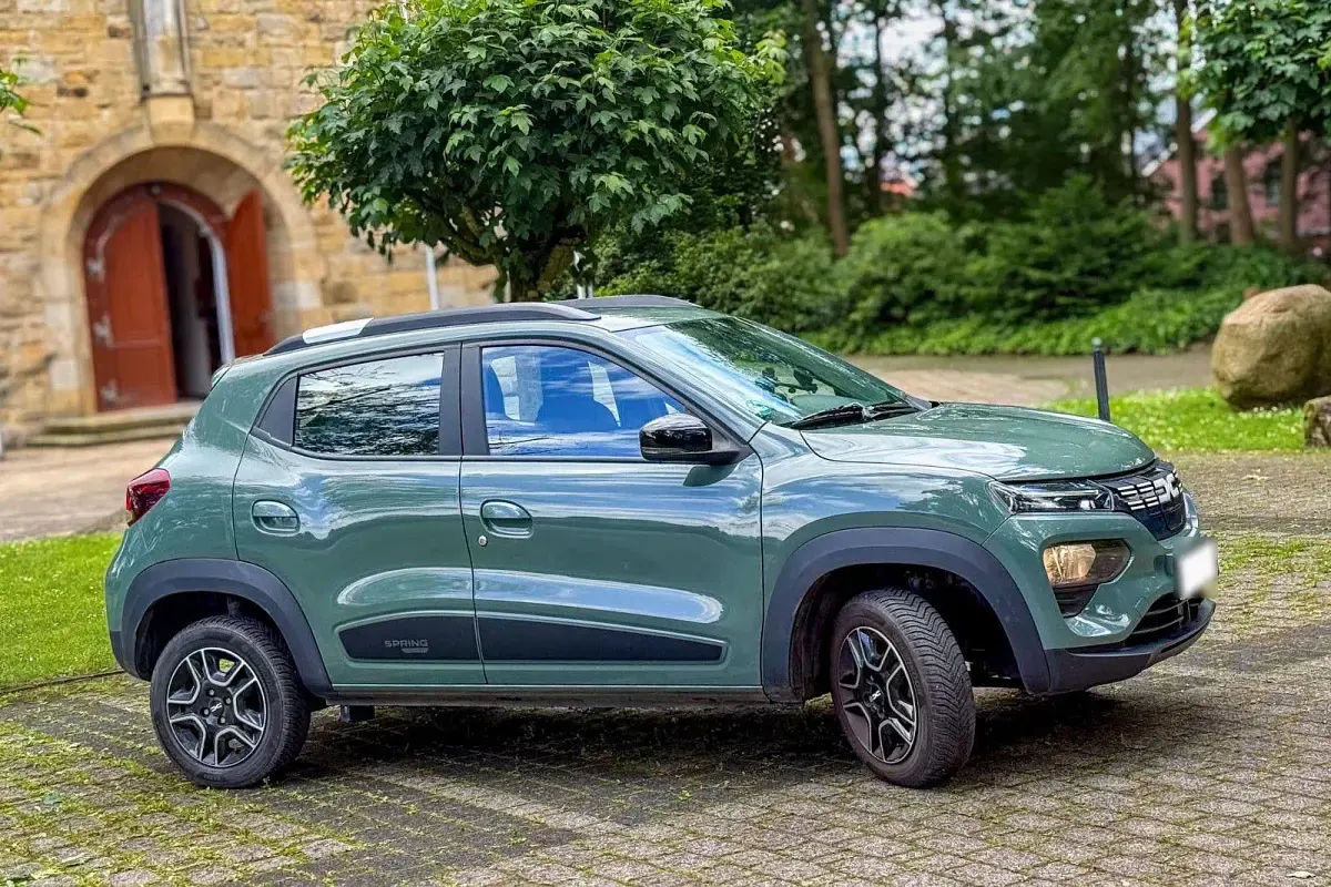 Gebraucht Dacia Spring Essentiel 33 kW (45 PS) 2023 Grün Kleinwagen