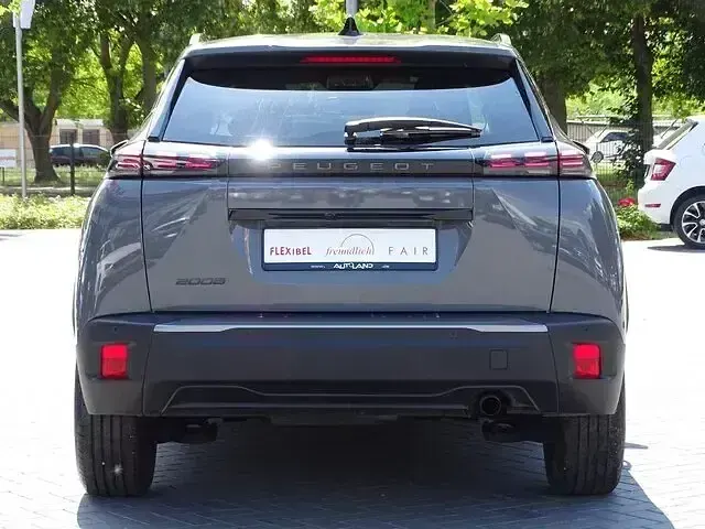 Gebraucht Peugeot 2008 101 PS (74 kW) 2025 Grau SUV