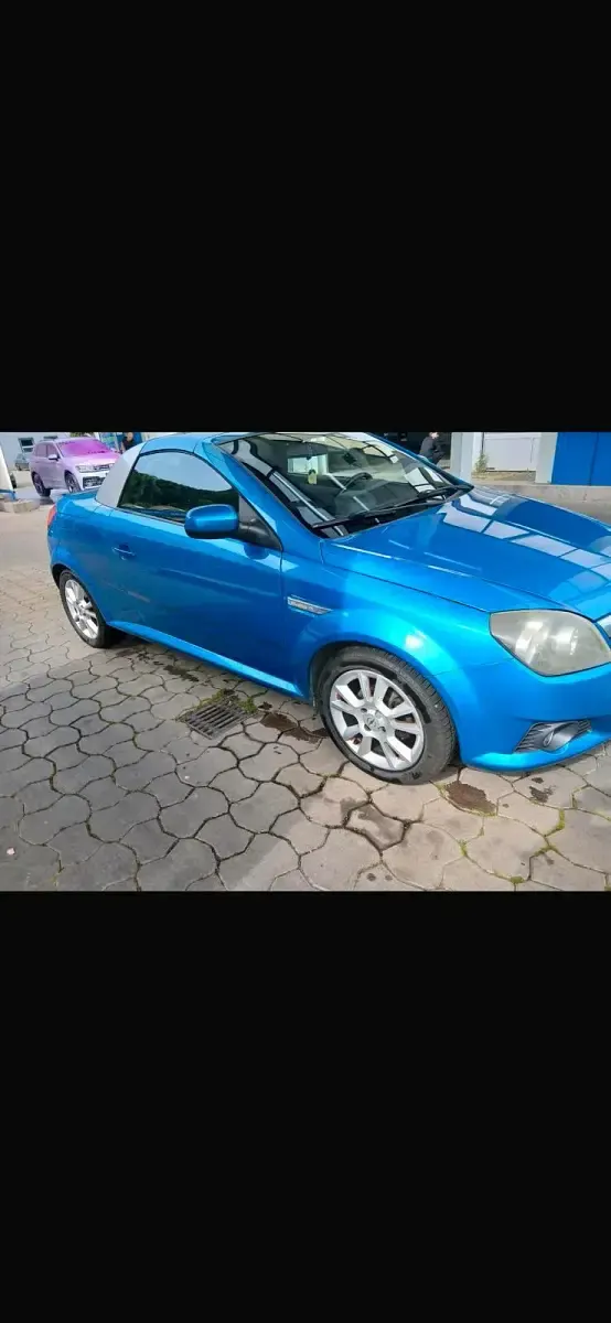 Używany Opel Tigra 125 KM (91 kW) 2005 Niebieski Kabriolet