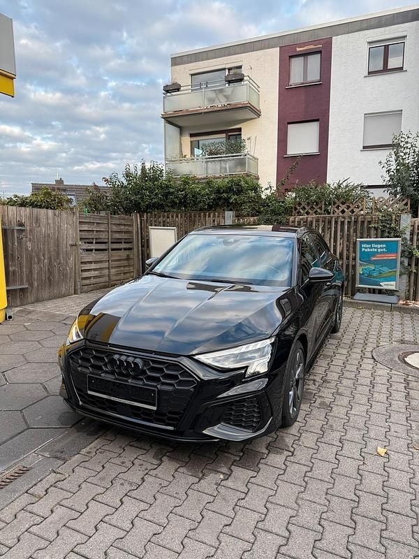 Schwarz Gebraucht 2021 Audi A3 e-tron Kleinwagen | 25.500 € (Teuer) - Bild 1/4