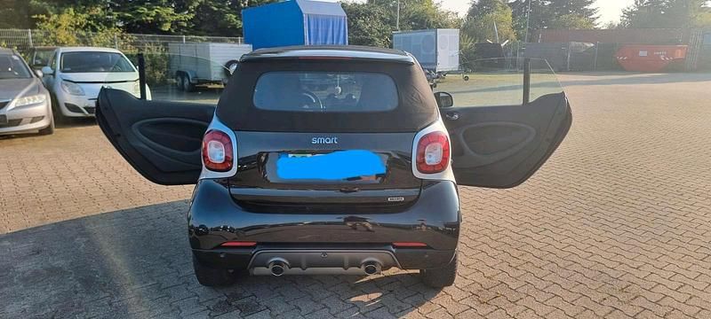 Schwarz Gebraucht 2018 Smart ForTwo Cabrio Brabus Cabrio | 22.500 € (Fairer Preis) - Bild 1/4