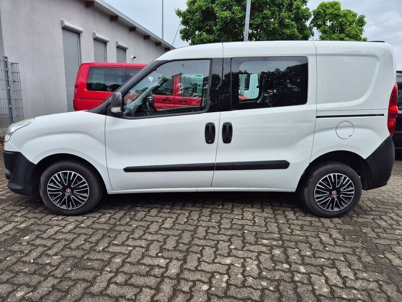 Gebraucht Fiat Doblò Basis 105 PS (77 kW) 2014 Weiß Van / Kleinbus