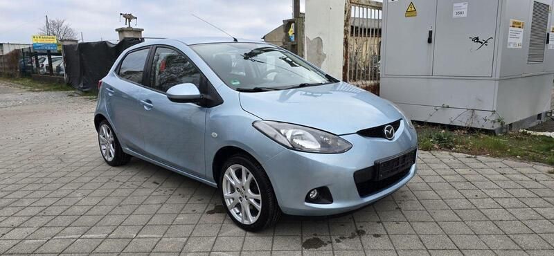 Blau Gebraucht 2009 Mazda 2 Independence Kleinwagen | 2.990 € (Guter Preis) - Bild 1/4