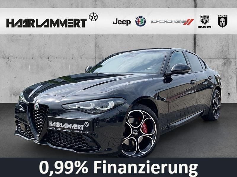 Nero vulcano, metallic) (schwarz Gebraucht 2023 Alfa Romeo Giulia Competizione Limousine | 41.470 € (Etwas zu teuer) - Bild 1/4