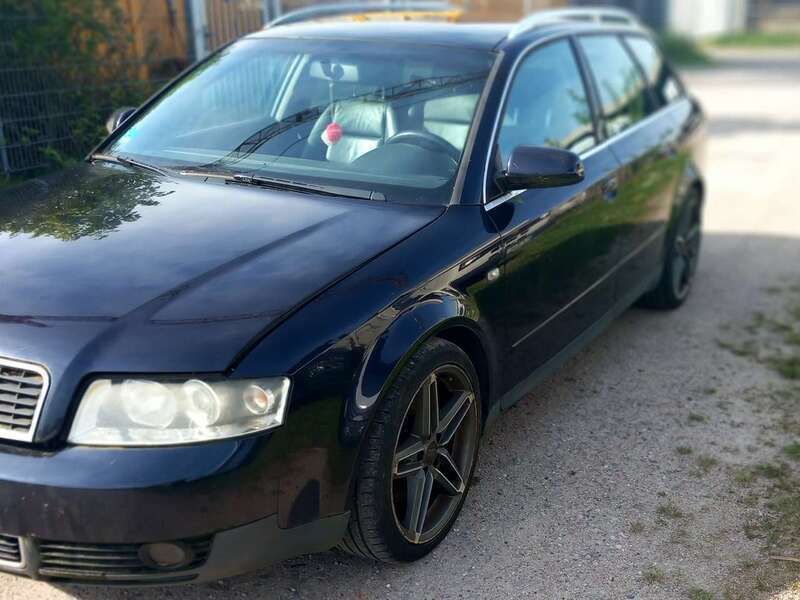 Blau Gebraucht 2002 Audi A4 Kombi | 650 € (Superpreis) - Bild 1/4