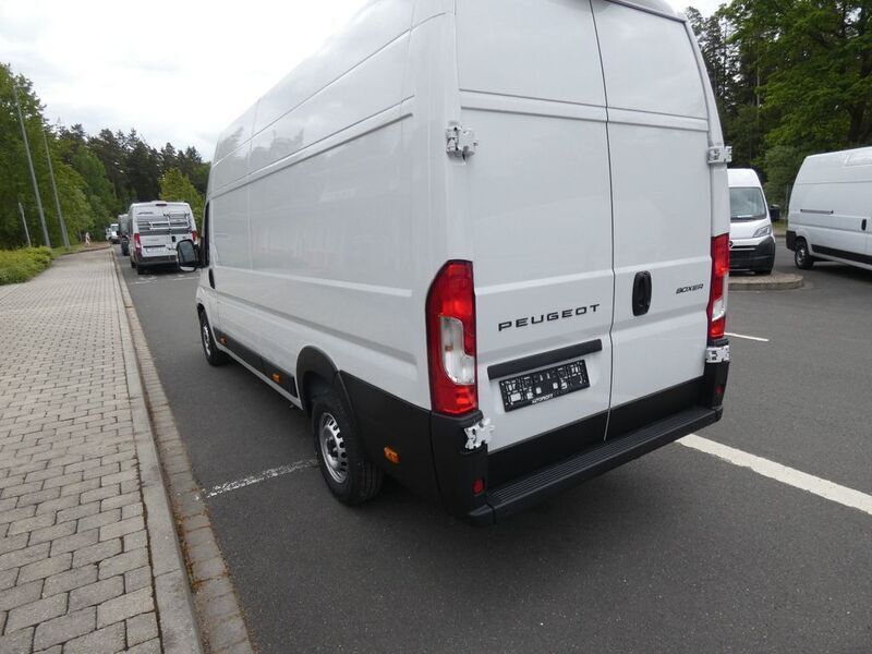 Gebraucht Peugeot Boxer Comfort 179 PS (131 kW) 2022 Lack weiss Van