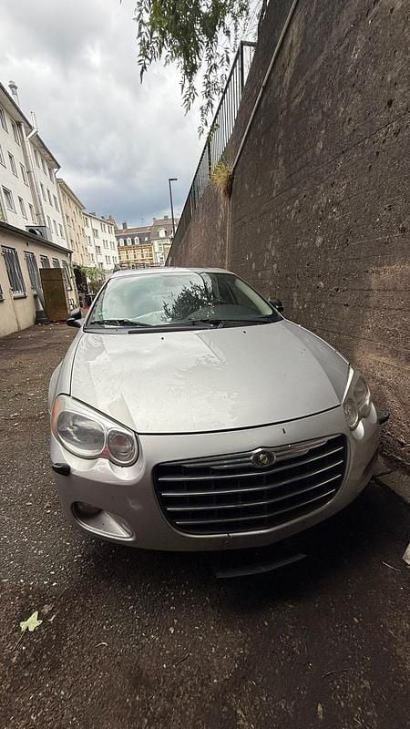 Silber Gebraucht 2004 Chrysler Sebring Limousine | 1.930 € - Bild 1/4