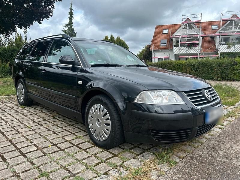 Gebraucht VW Passat 131 PS (96 kW) 2002 Schwarz Kombi