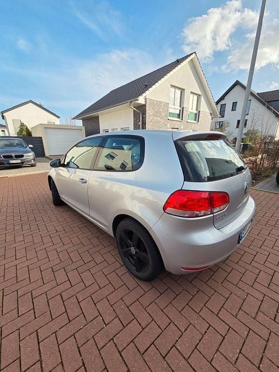 Gebraucht VW Golf VI Trendline 102 PS (75 kW) 2008 Silber Kleinwagen