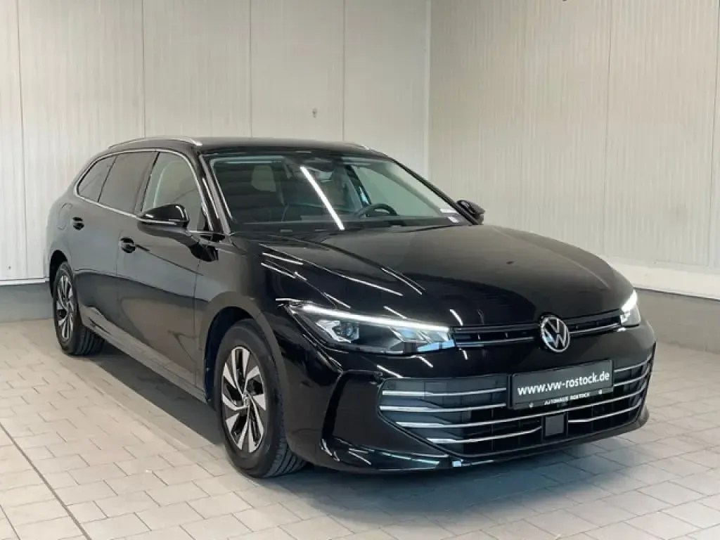 Gebraucht VW Passat Business 150 PS (110 kW) 2025 Schwarz Kombi