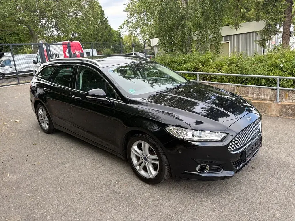 Gebraucht Ford Mondeo Titanium 160 PS (117 kW) 2016 Schwarz Limousine