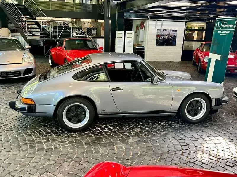 Gebraucht Porsche 911 Carrera 218 PS (160 kW) 1988 Diamantblau (metallic) Coupé
