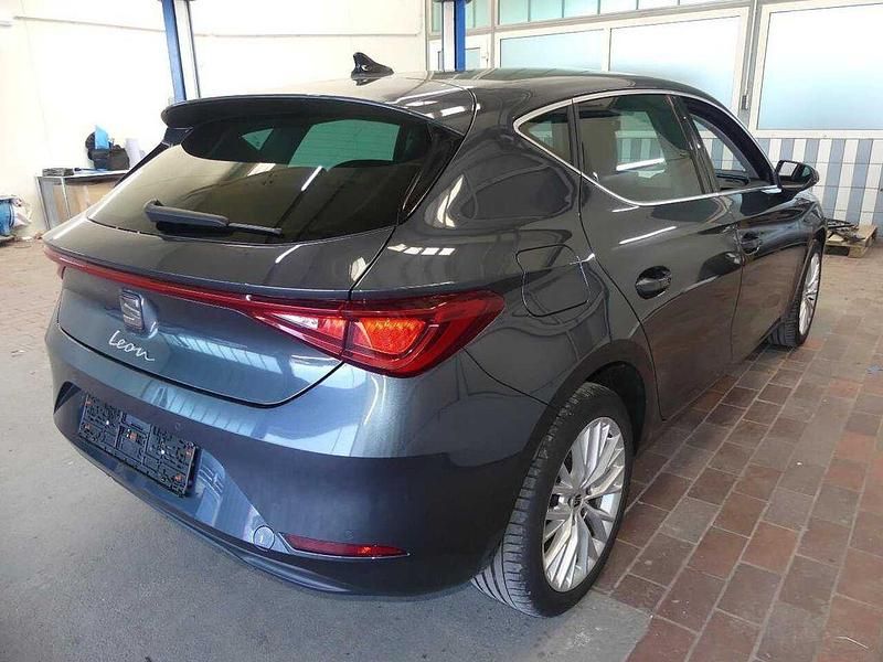 Gebraucht Seat Leon XCELLENCE 110 PS (80 kW) 2023 Magnetic grau metallic (metallic) Limousine