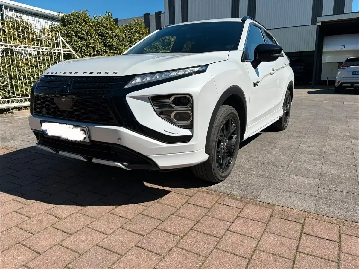 Second-hand Mitsubishi Eclipse Cross Select 188 CP (138 kW) 2022 Alb SUV