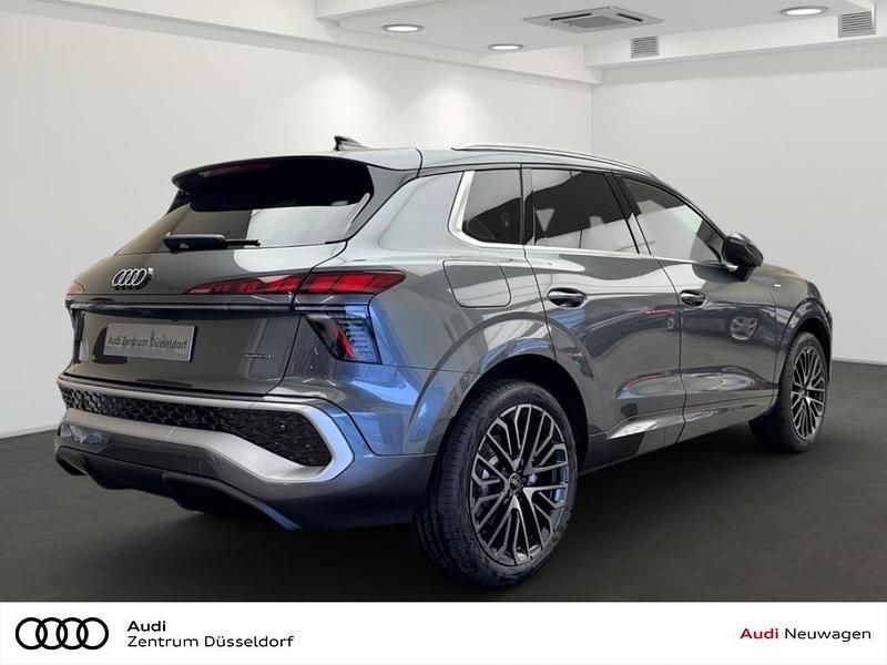 Neu Audi Q3 S-Line 265 PS (194 kW) 2025 Daytonagrau perleffekt SUV