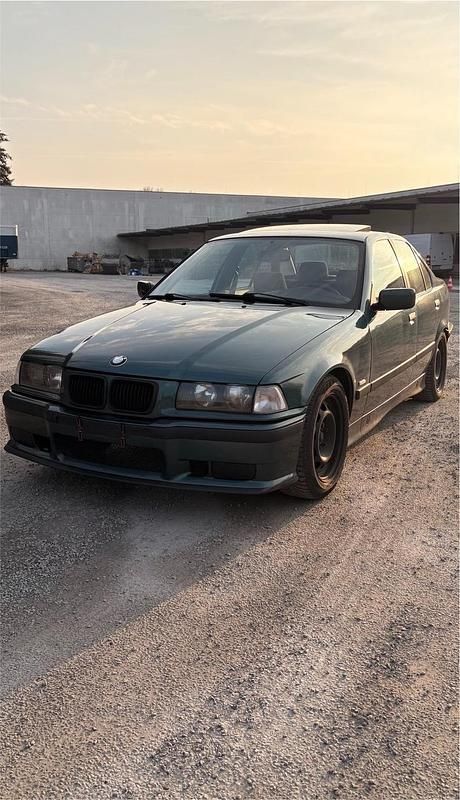 Gebraucht BMW 316 102 PS (75 kW) 1997 Grün Limousine