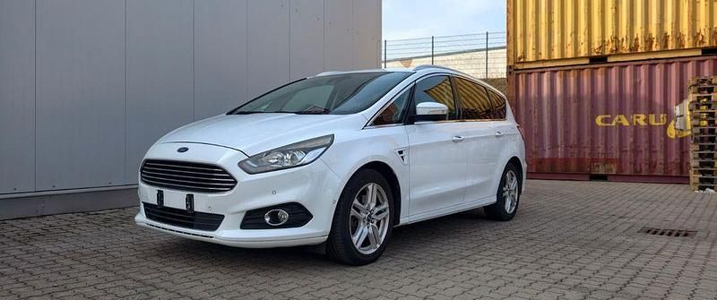 Gebraucht Ford S-MAX Titanium 160 PS (117 kW) 2016 Weiß Van / Kleinbus