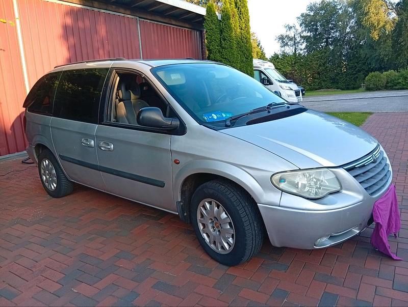 Silber Gebraucht 2004 Chrysler Voyager Van / Kleinbus | 1.420 € (Fairer Preis) - Bild 1/4