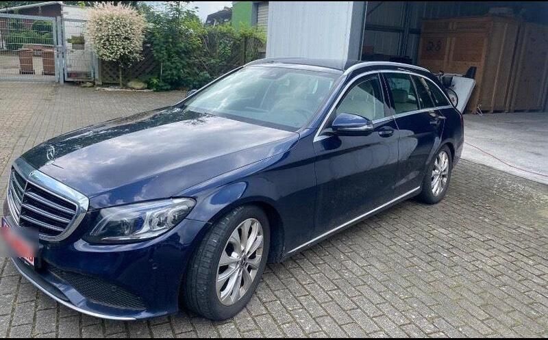 Blau Gebraucht 2018 Mercedes C220 Kombi | 24.000 € (Etwas zu teuer) - Bild 1/4