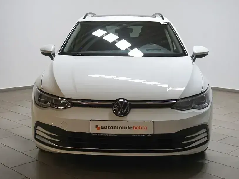 Gebraucht VW Golf VIII Style 150 PS (110 kW) 2023 Pure white Kombi