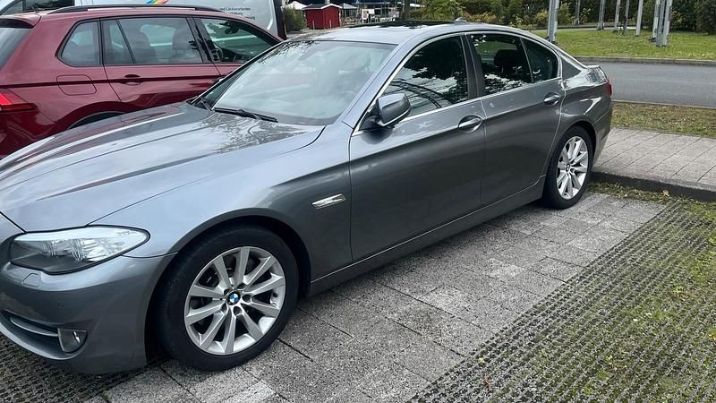 Second-hand BMW 525 218 CP (160 kW) 2013 Argintiu Berlinǎ