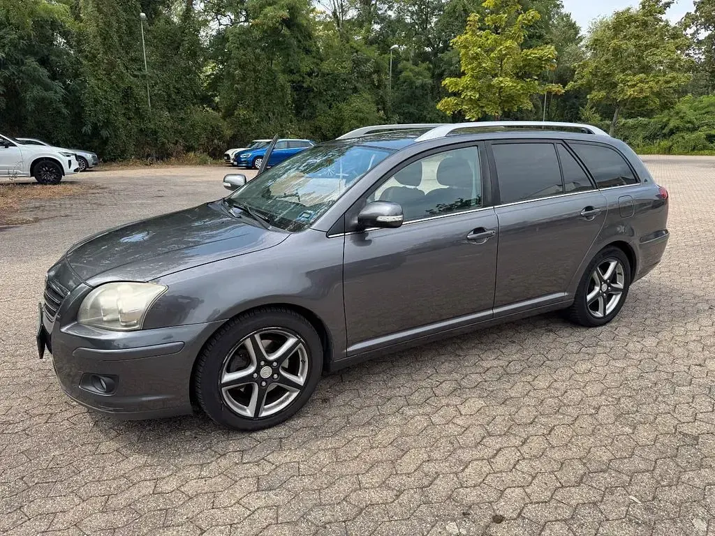 Gebraucht Toyota Avensis Sol 177 PS (130 kW) 2007 Grau Kombi