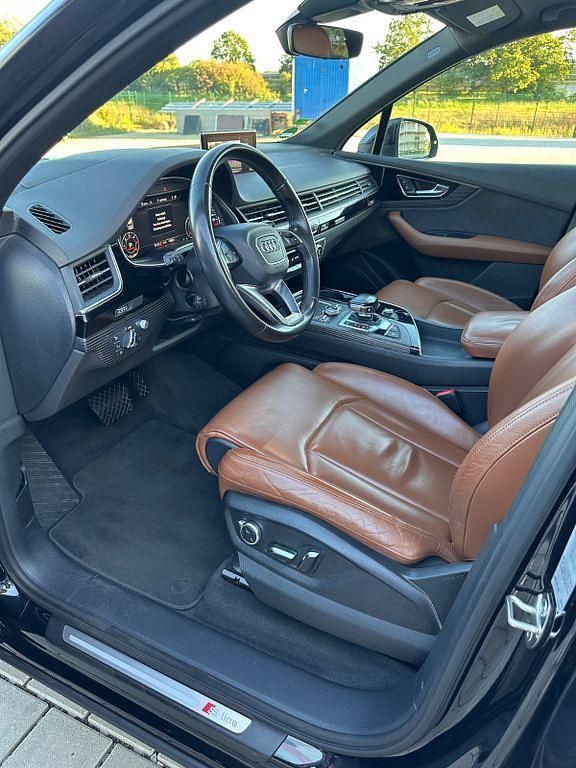 Second-hand Audi Q7 272 CP (200 kW) 2016 Negru SUV