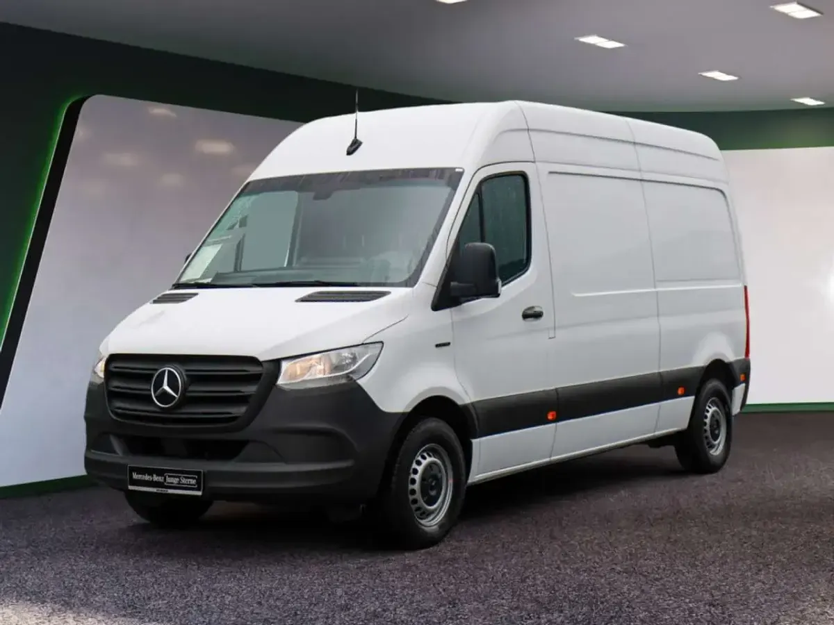Gebraucht Mercedes Sprinter 85 kW (116 PS) 2022 Arktikweiss Van
