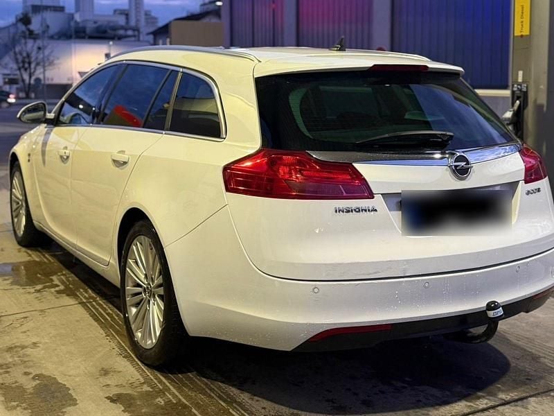 Gebraucht Opel Insignia 131 PS (96 kW) 2012 Weiß Kombi