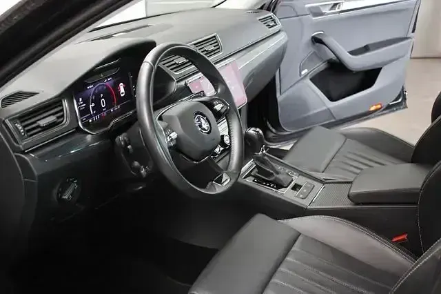 Gebraucht Skoda Superb Premium Edition 200 PS (147 kW) 2022 Schwarz Kombi