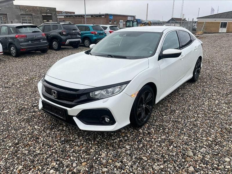 Gebraucht Honda Civic Elegance 126 PS (92 kW) 2019 Weiß Limousine