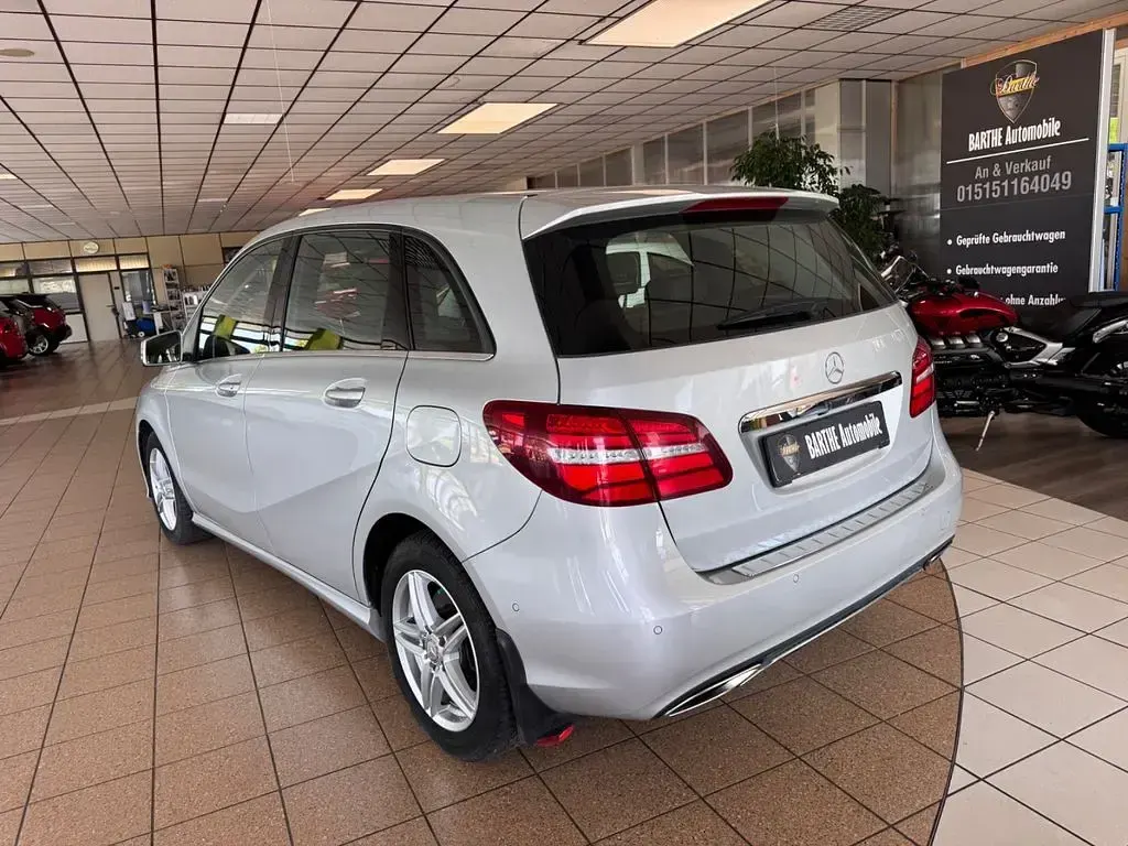 Gebraucht Mercedes B220 177 PS (130 kW) 2015 Silber Kleinwagen