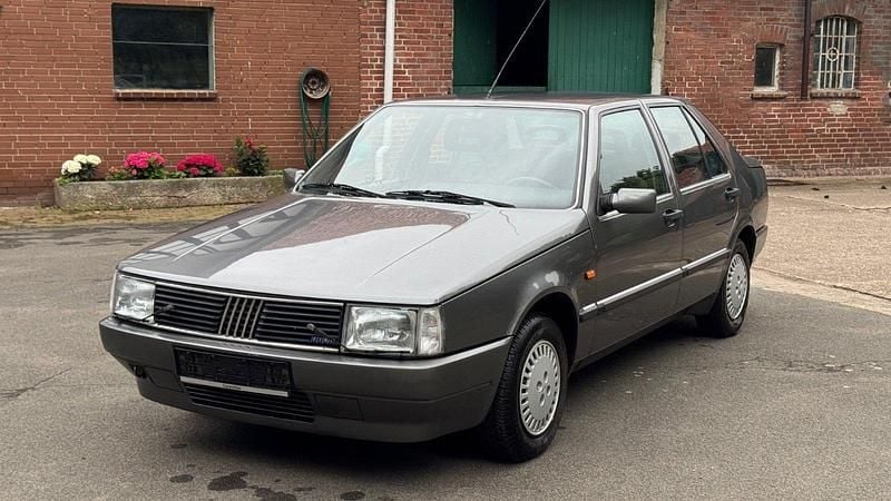 Grau Gebraucht 1989 Fiat Croma Limousine | 4.950 € - Bild 1/4