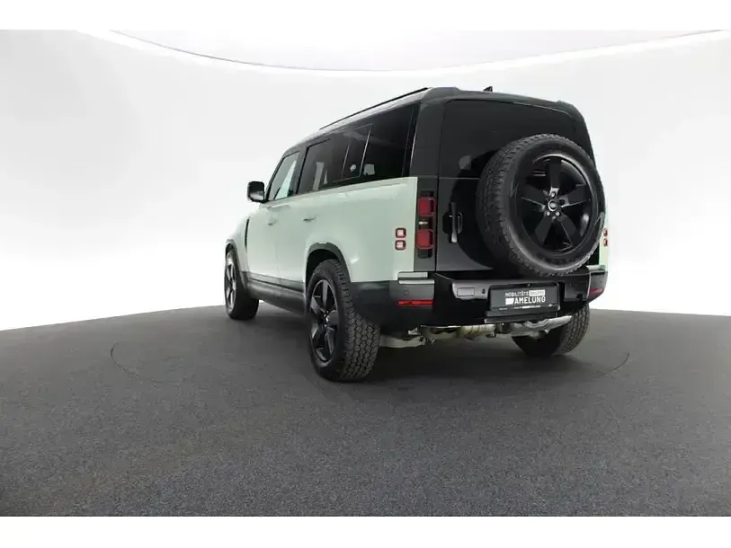 Gebraucht Land Rover Defender 75th Limited Edition 300 PS (220 kW) 2024 Grün SUV