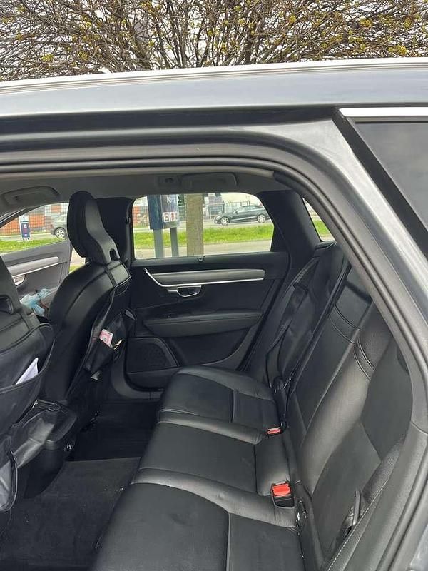 Gebraucht Volvo V90 Momentum 150 PS (110 kW) 2019 Kombi