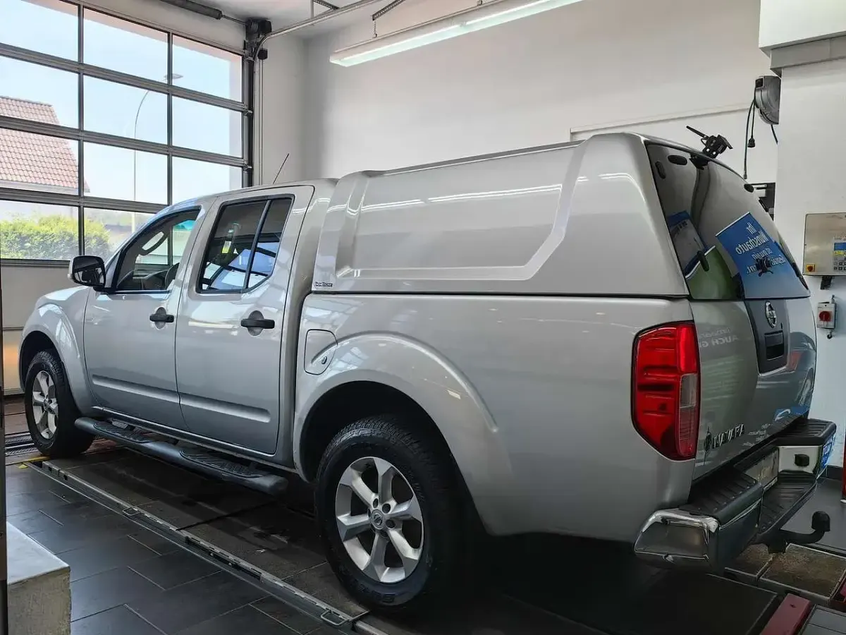 Gebraucht Nissan Navara SE 190 PS (139 kW) 2013 Silver (m) Pickup