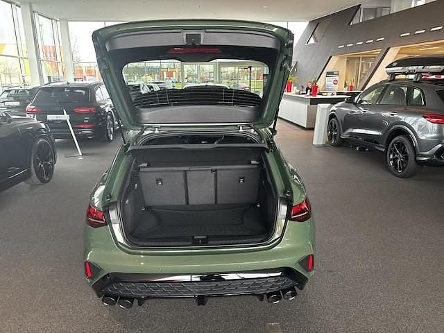 Gebraucht Audi S3 Ambiente 333 PS (244 kW) 2026 Distriktgrün metallic Limousine