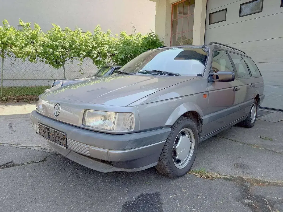 Gebraucht VW Passat 90 PS (66 kW) 1993 Grau Kombi