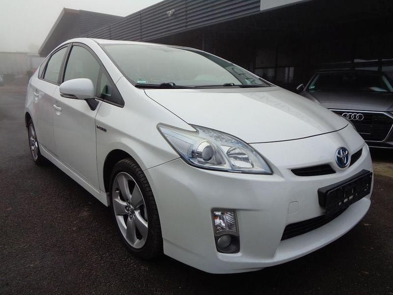 Gebraucht Toyota Prius Life 99 PS (72 kW) 2010 Weiß Kleinwagen